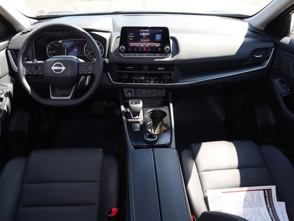Certified 2025 Nissan Rogue SV w/ SV Premium Package AWD/4WD image 17