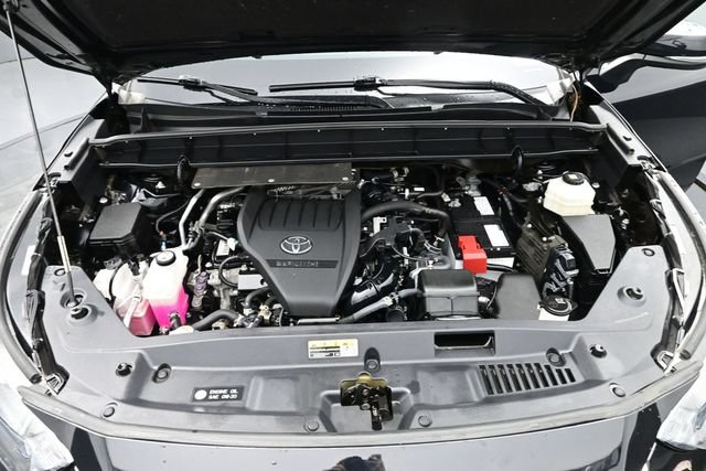 Used 2023 Toyota Highlander XLE AWD/4WD image 39