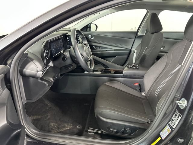 Used 2021 Hyundai Elantra SEL w/ Convenience + Premium Package image 11