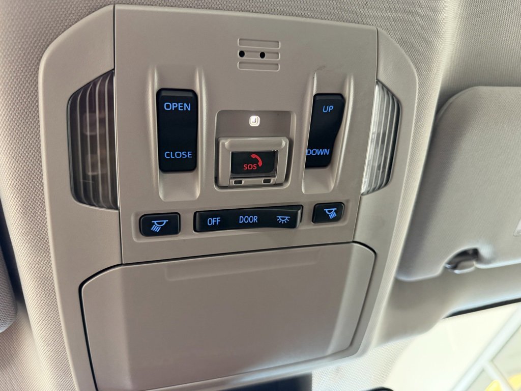 Used 2022 Toyota Highlander Limited image 21