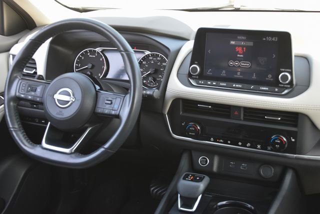 Used 2023 Nissan Rogue SV w/ SV Premium B Package image 2