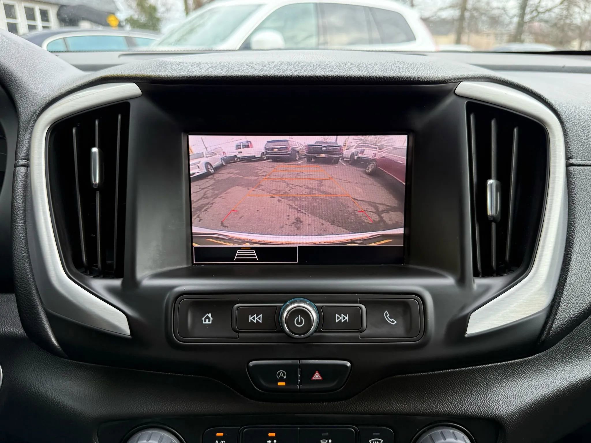 Used 2022 GMC Terrain SLE image 18