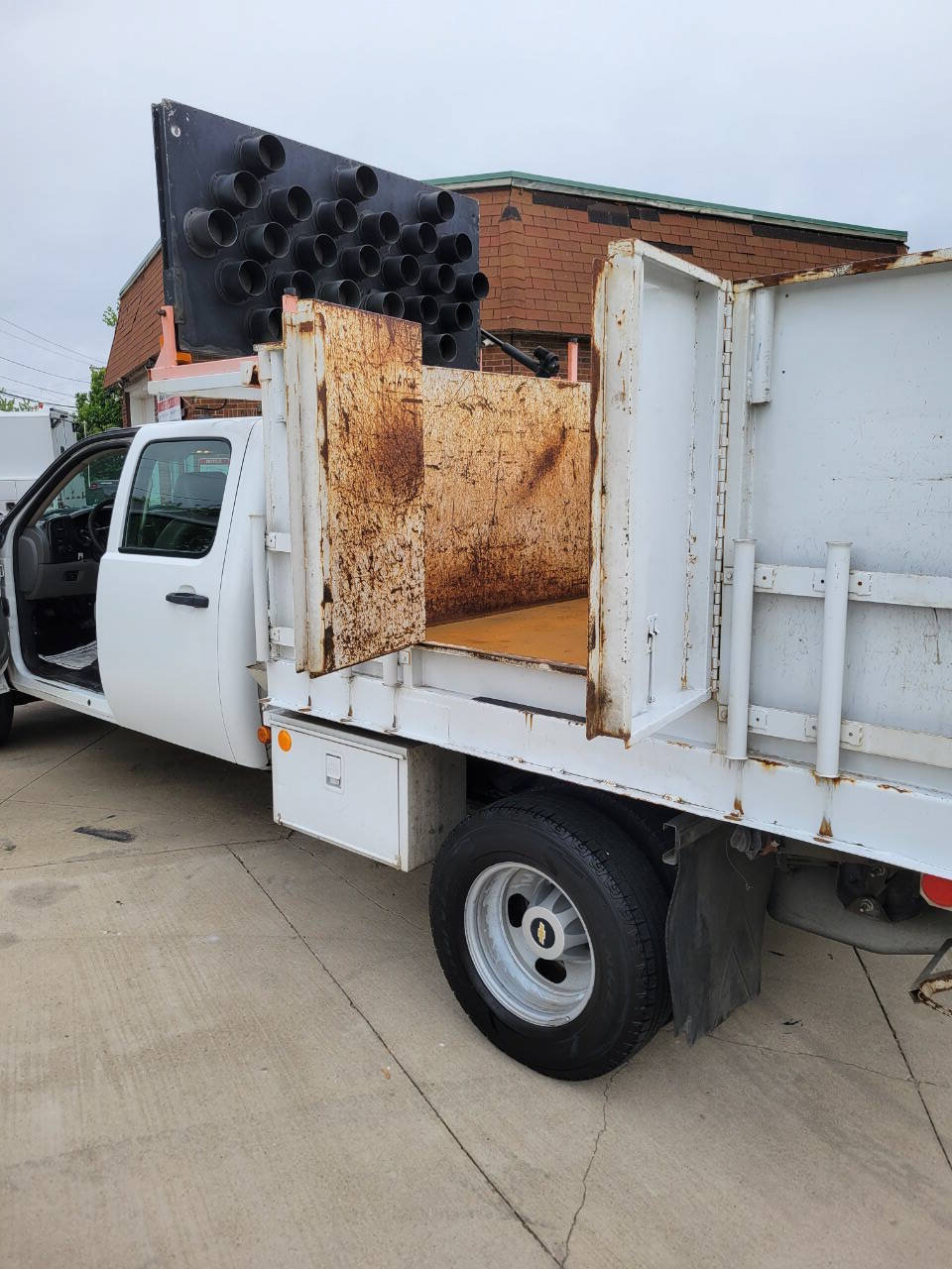 Used 2011 Chevrolet Silverado 3500 W/T RWD image 17
