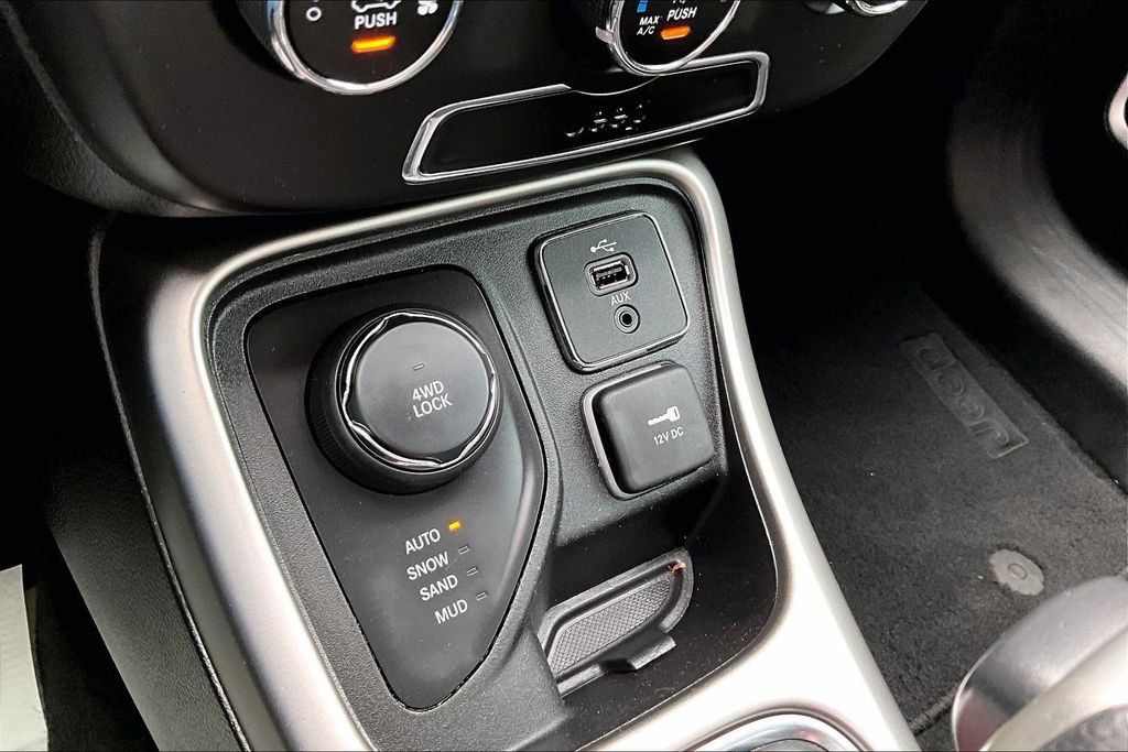 Used 2017 Jeep Compass Sport w/ Tech Group AWD/4WD image 33