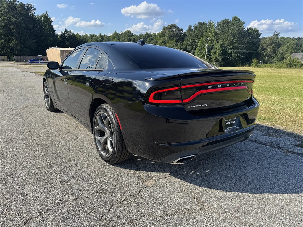 Used 2015 Dodge Charger R/T RWD image 10