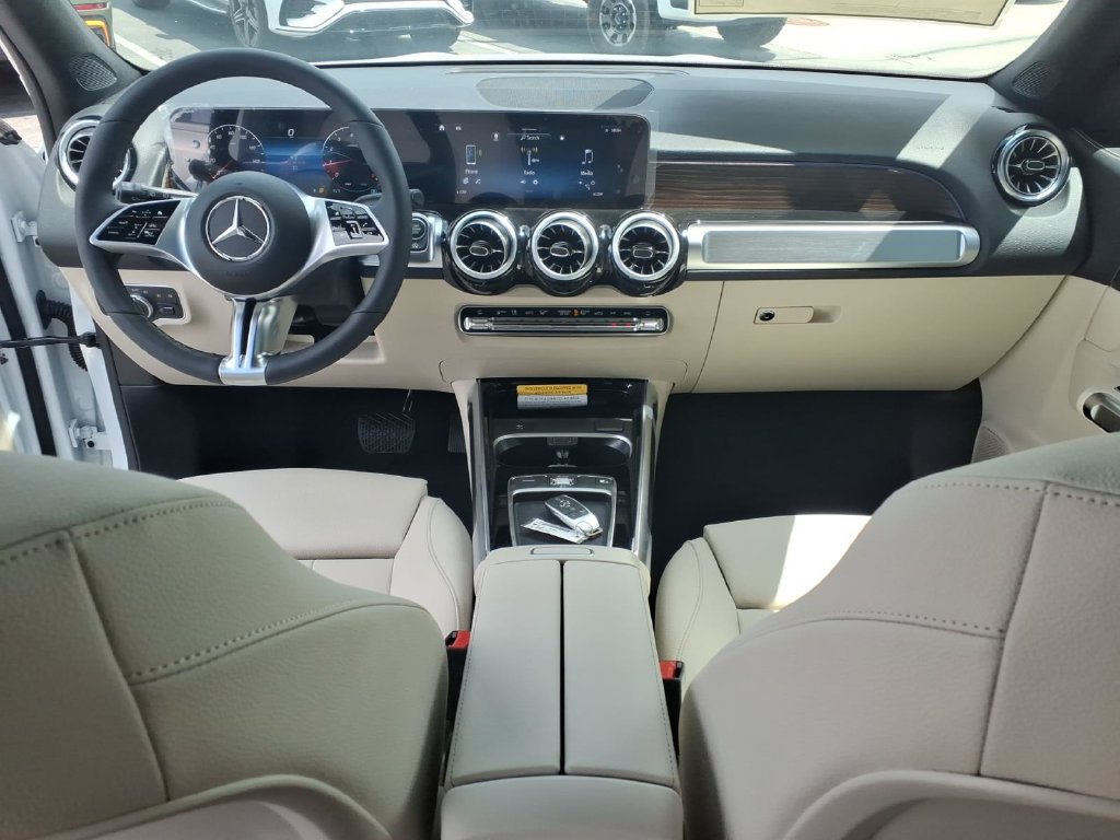 New 2026 Mercedes-Benz GLB 250 4MATIC image 28