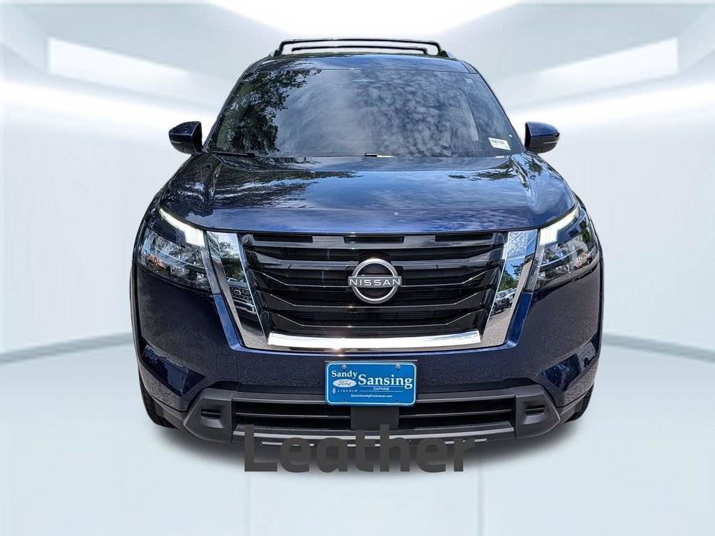 Used 2025 Nissan Pathfinder SV FWD image 11