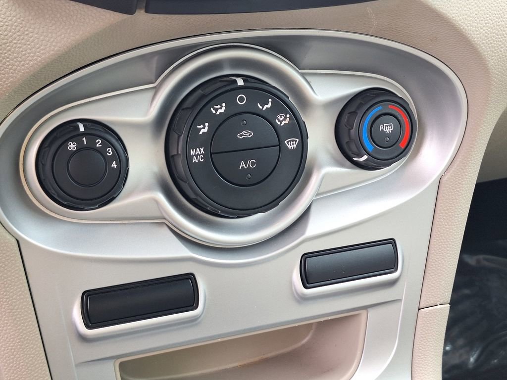 Used 2019 Ford Fiesta SE image 21