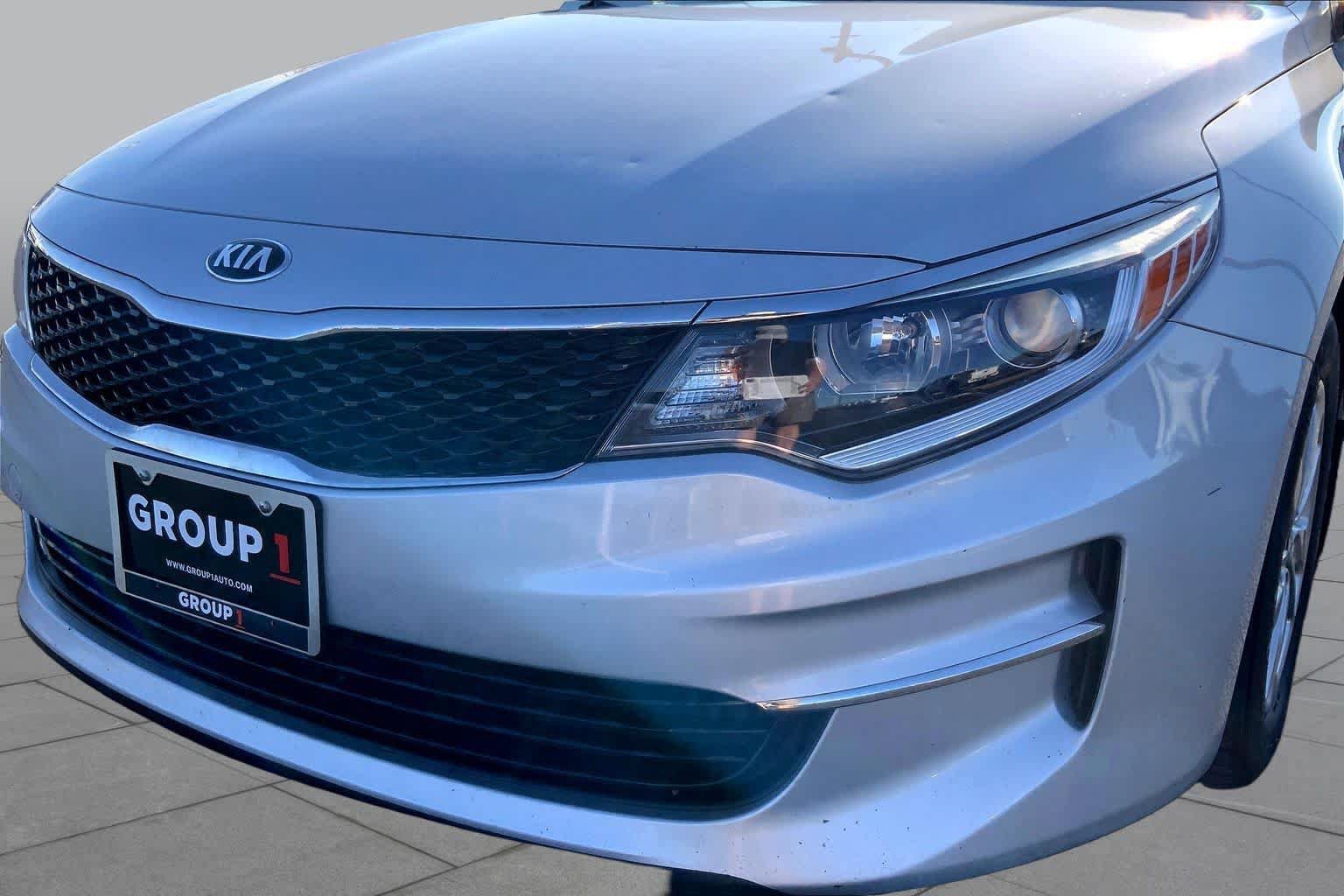 Used 2017 Kia Optima LX FWD image 30