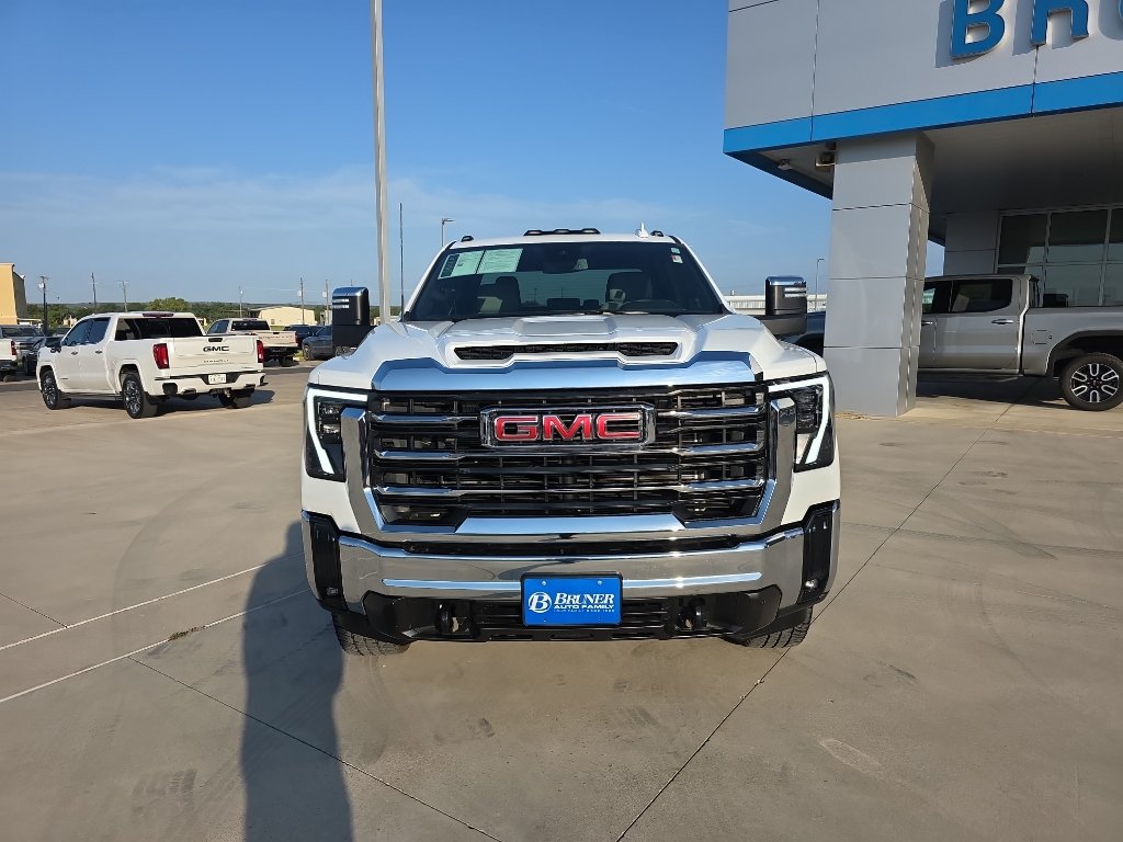 Certified 2026 GMC Sierra 2500 SLT w/ SLT Convenience Package AWD/4WD image 2