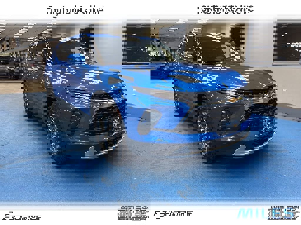 Used 2024 Chevrolet Blazer LT image 1