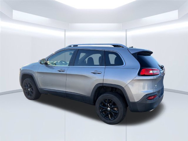Used 2015 Jeep Cherokee Latitude w/ Comfort/Convenience Group AWD/4WD image 3