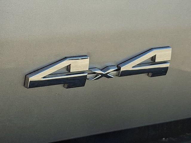 Used 2025 Toyota Tacoma SR5 AWD/4WD image 32
