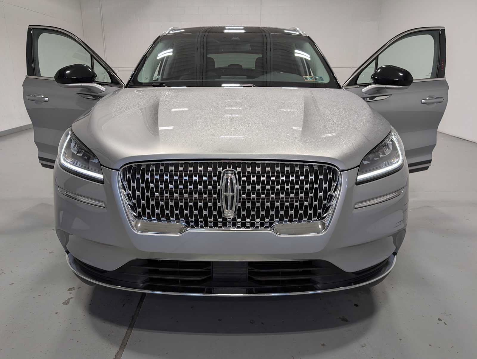 Used 2022 Lincoln Corsair AWD w/ Premium Package image 16