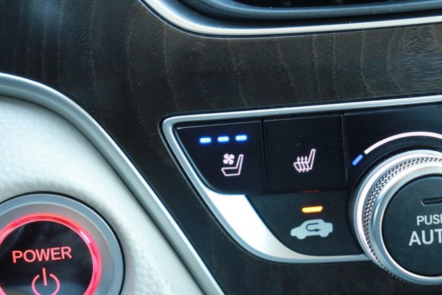 Used 2018 Honda Accord Touring image 17