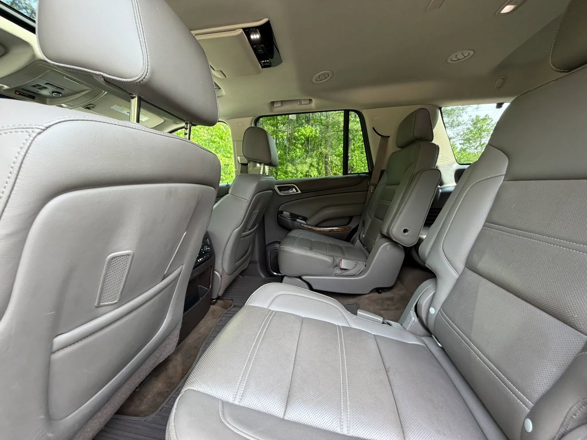 Used 2015 GMC Yukon Denali w/ Open Road Package RWD image 19