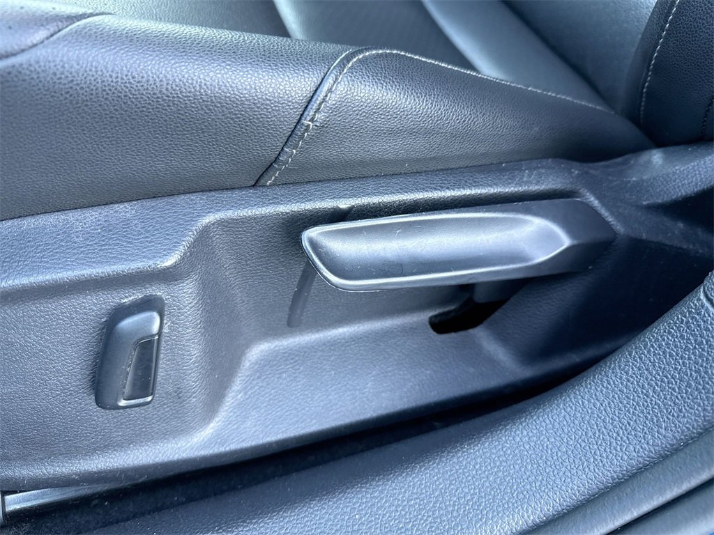 Used 2021 Volkswagen Golf 4-Door image 14