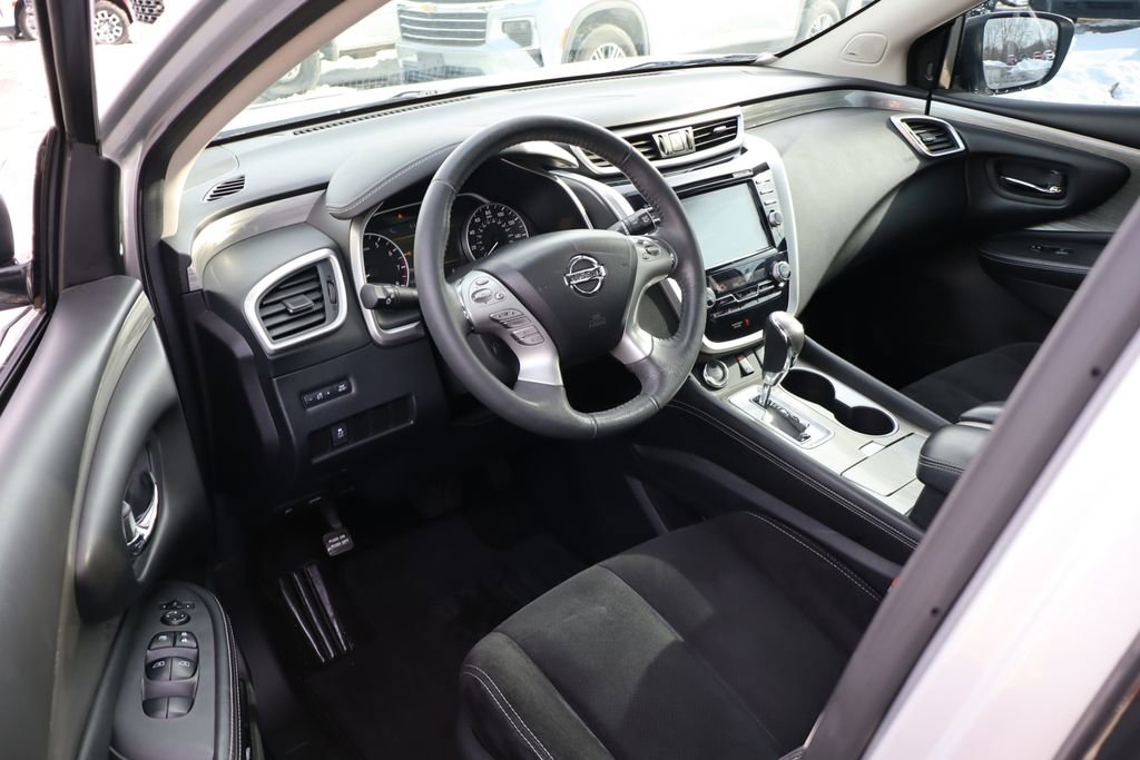 Used 2017 Nissan Murano SV w/ Premium Plus Package image 13