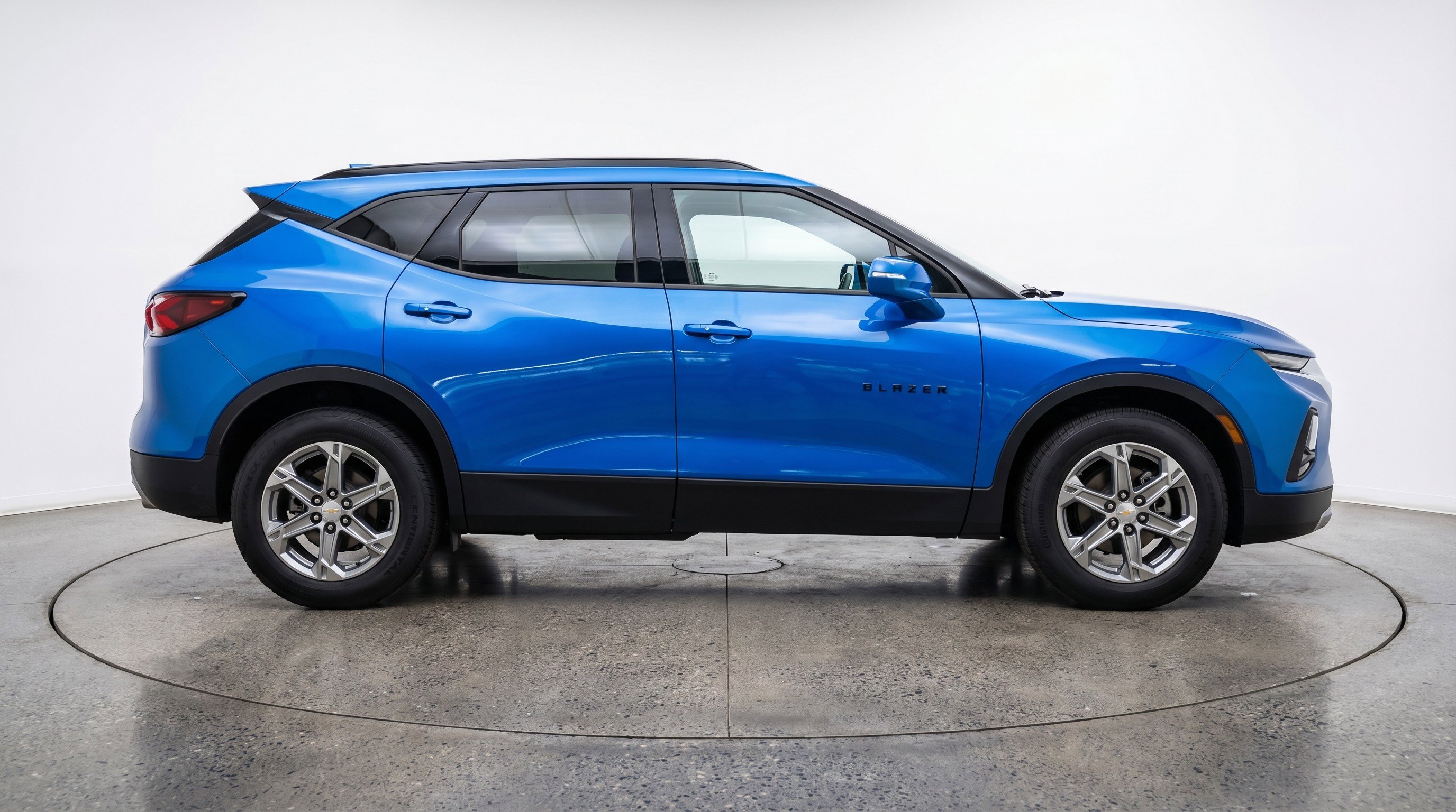 Used 2025 Chevrolet Blazer LT FWD image 11