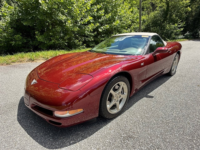 Used 2003 Chevrolet Corvette Convertible w/ Preferred Equipment Group1 RWD image 2