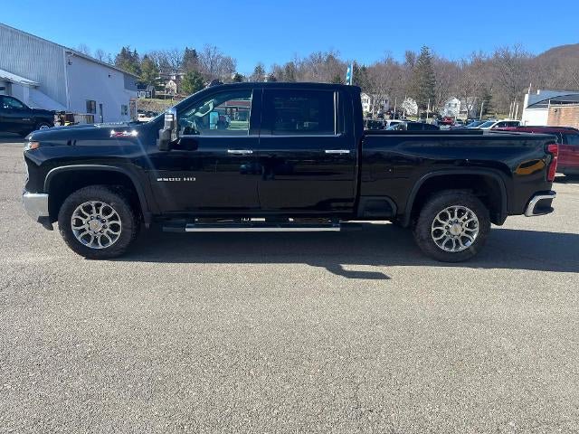 Used 2024 Chevrolet Silverado 2500 LTZ w/ LTZ Plus Package AWD/4WD image 3