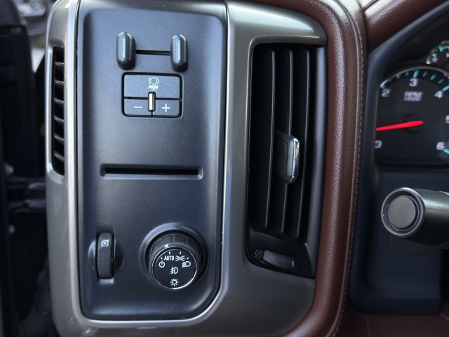 Used 2015 Chevrolet Silverado 1500 High Country w/ High Country Premium Package RWD image 26
