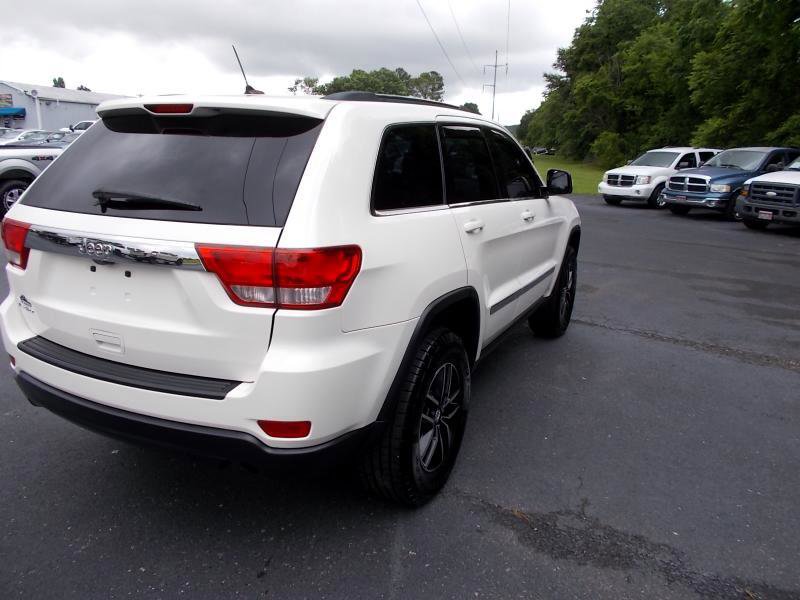 Used 2012 Jeep Grand Cherokee Laredo w/ Laredo E Group image 16