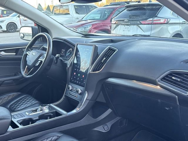 Used 2024 Ford Edge Titanium image 27