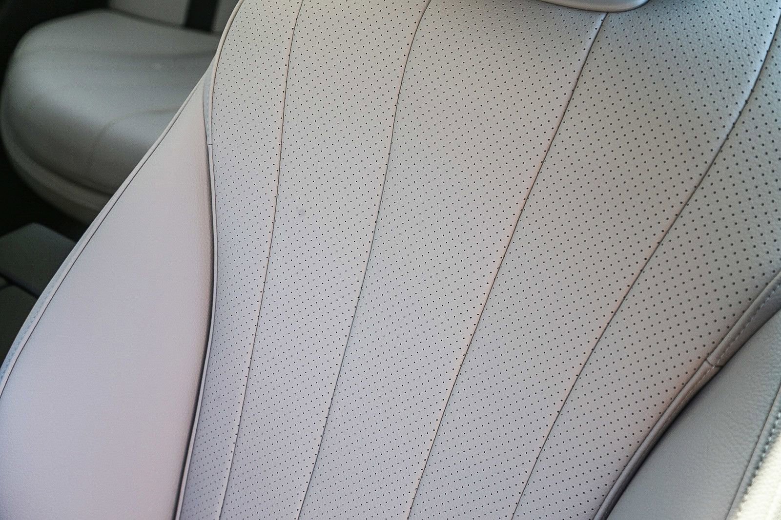 New 2025 Mercedes-Benz E 350 4MATIC Sedan image 23