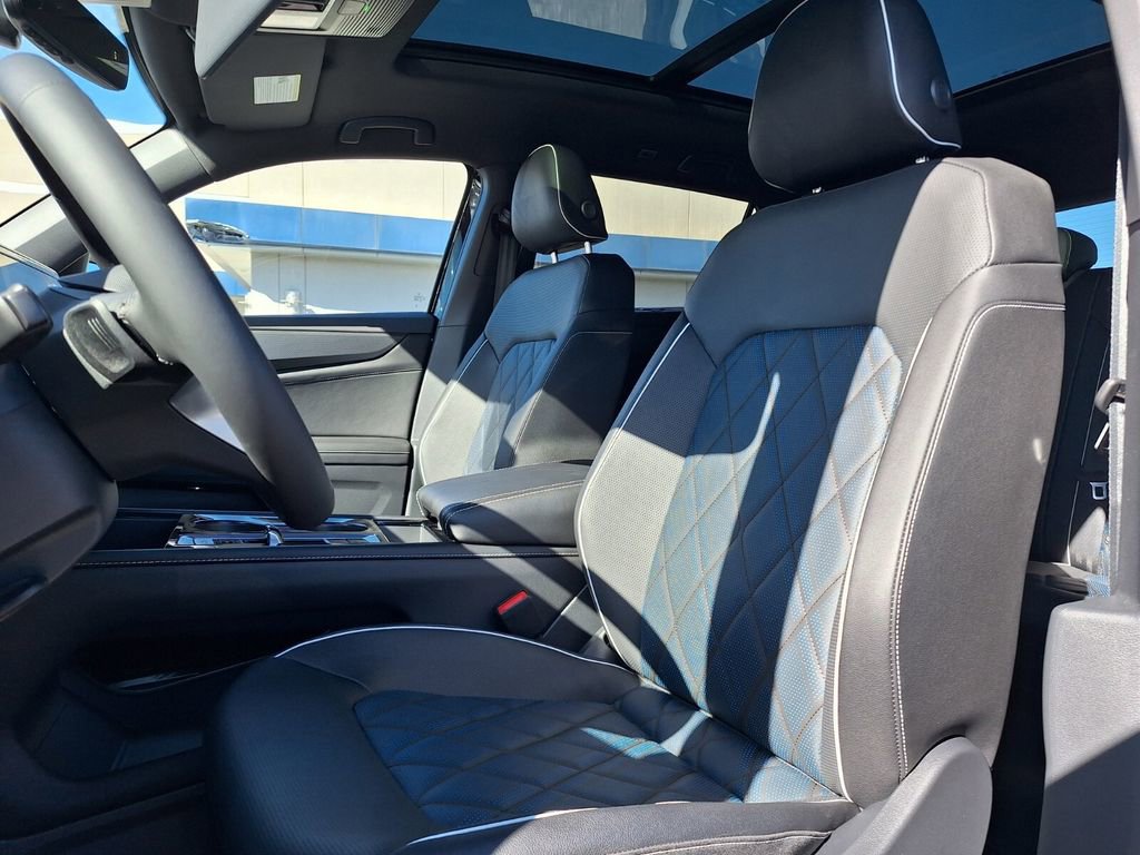 New 2026 Volkswagen Atlas Cross Sport SEL Premium R-Line image 22