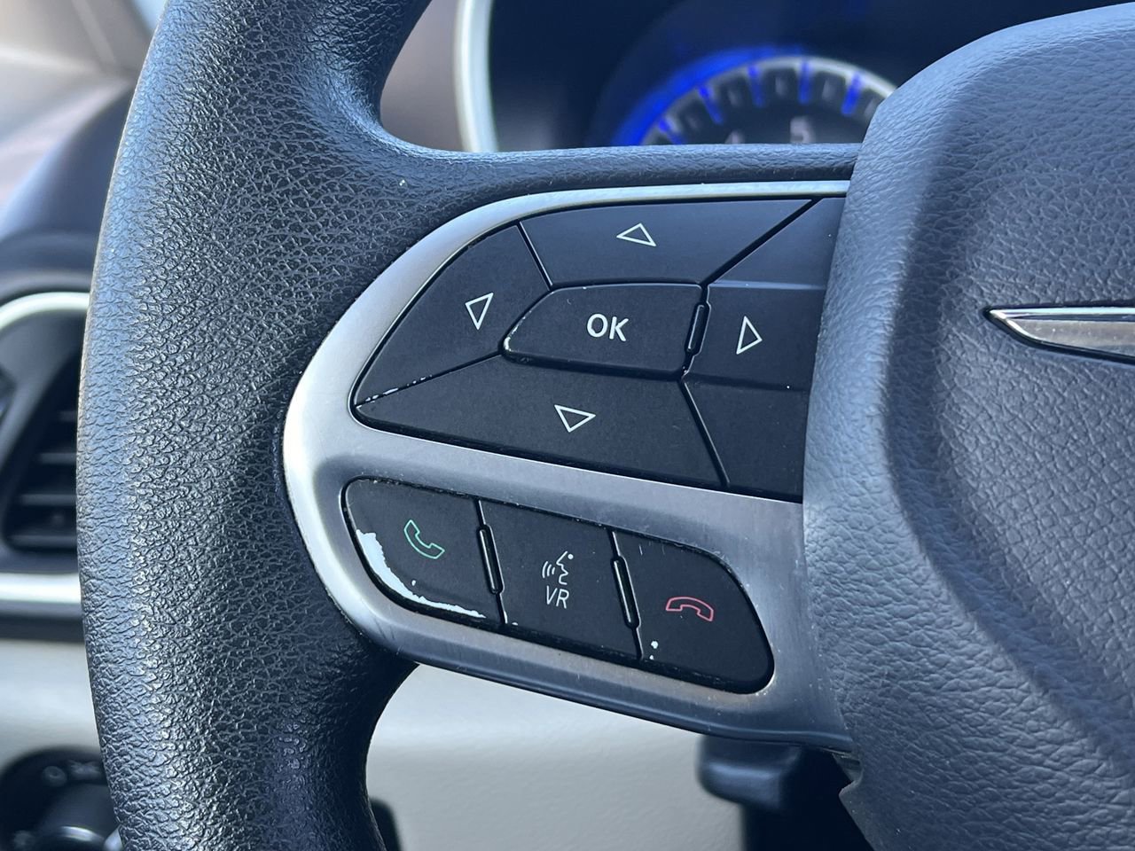 Used 2017 Chrysler Pacifica Touring image 14