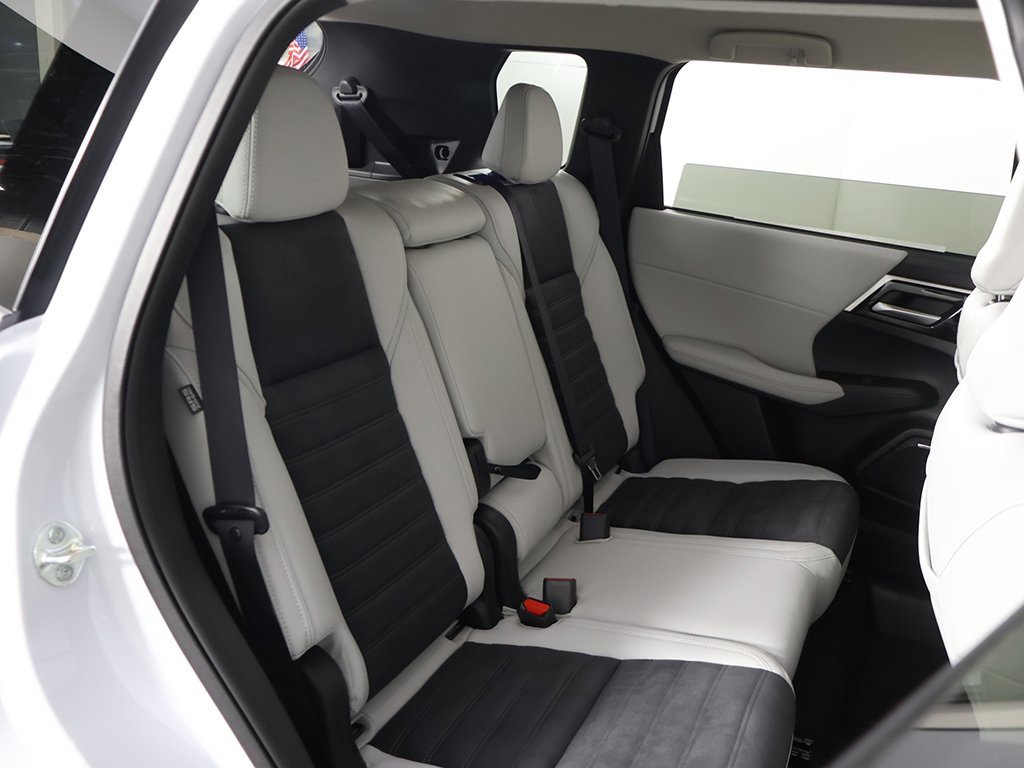 New 2025 Mitsubishi Outlander SE image 34