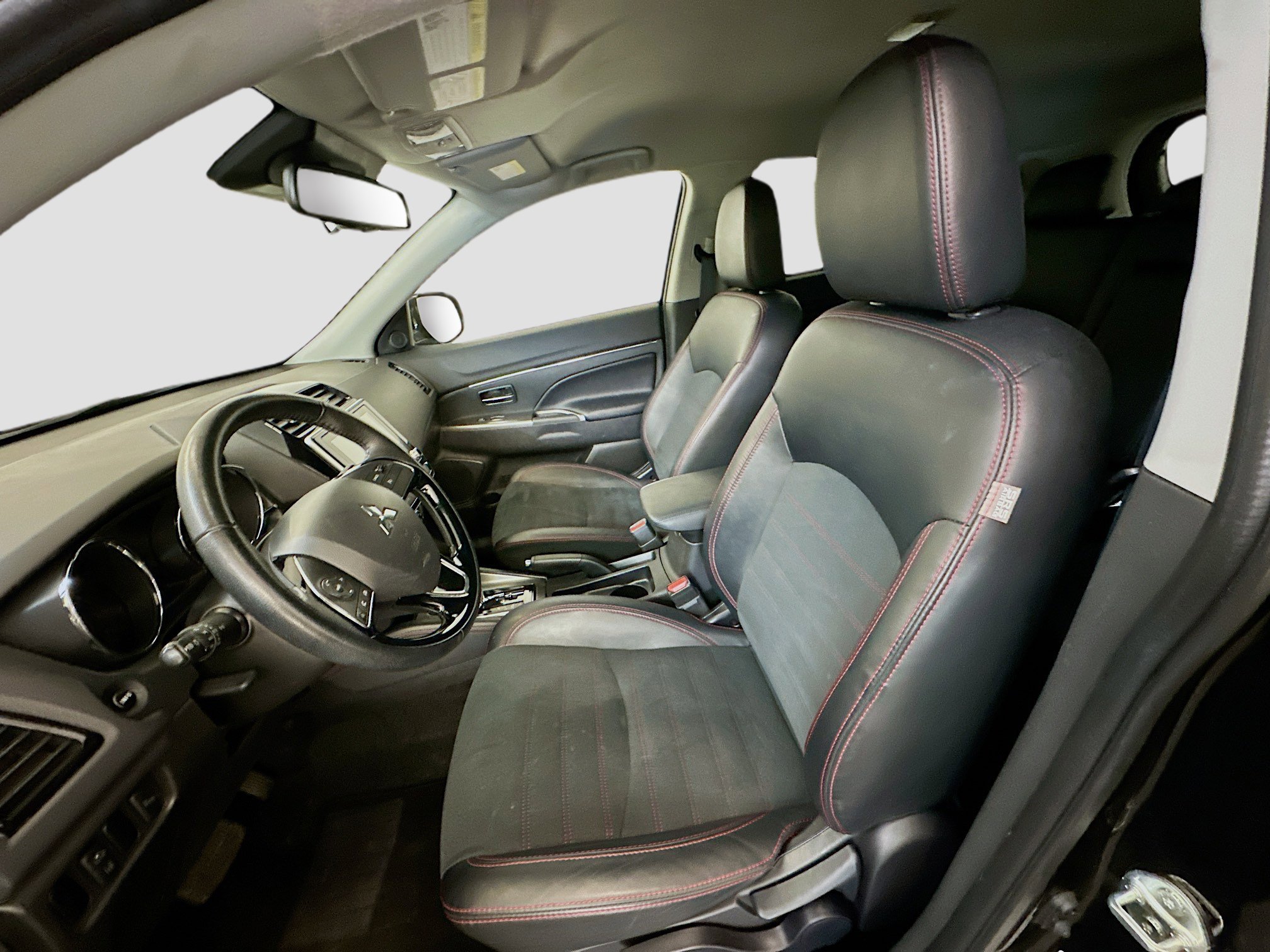 Used 2024 Mitsubishi Outlander Sport SE image 13