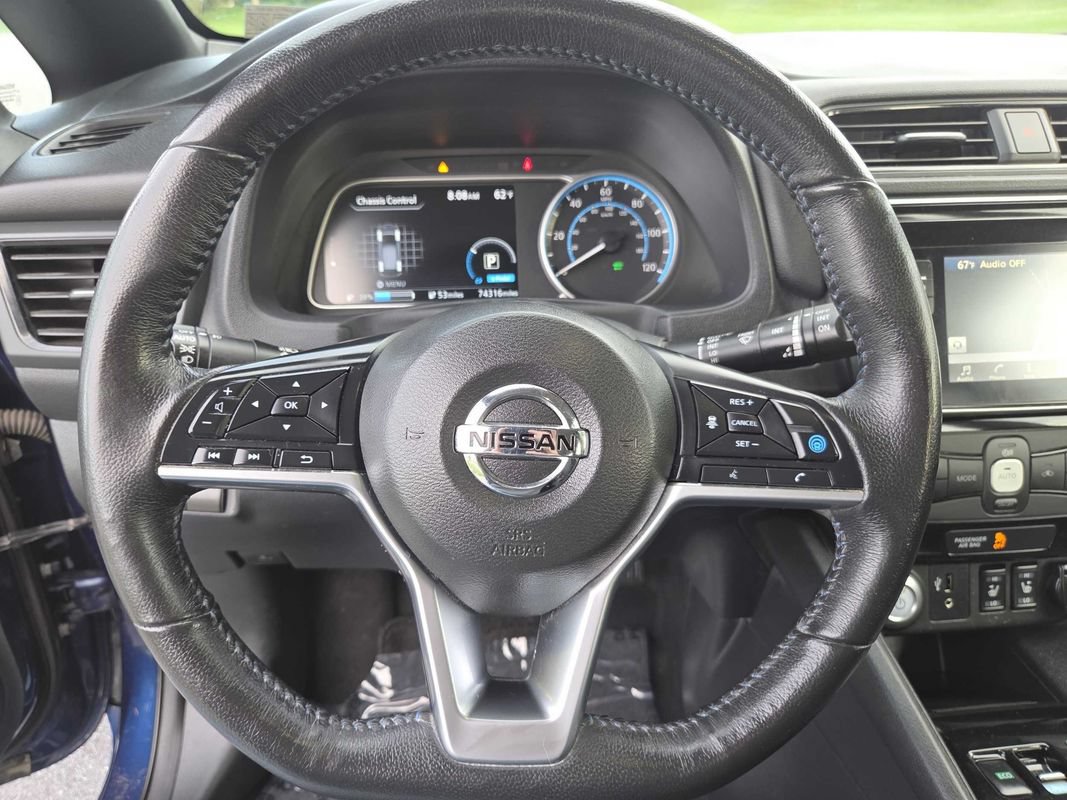 Used 2019 Nissan Leaf SV w/ SV Technology Package FWD image 19