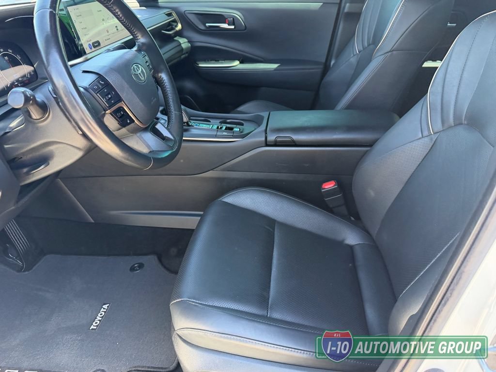 Used 2023 Toyota Crown Platinum w/ Carpet Mat Package (TMS) AWD/4WD image 23
