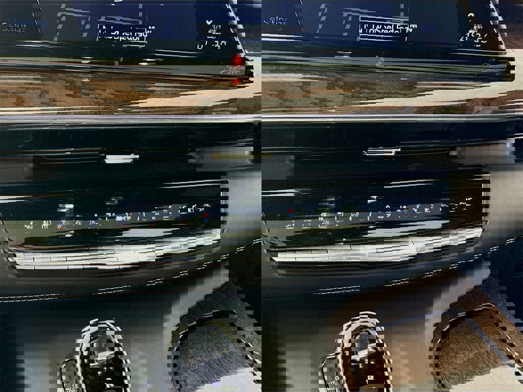 Used 2021 Cadillac Escalade Sport Platinum w/ LPO, ONYX Package image 10