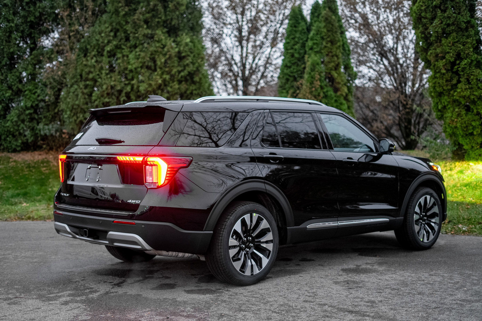 New 2026 Ford Explorer Platinum w/ LUX Leather Package image 5