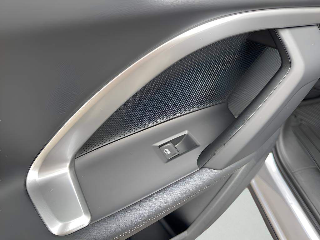 New 2025 Audi Q5 Premium image 18