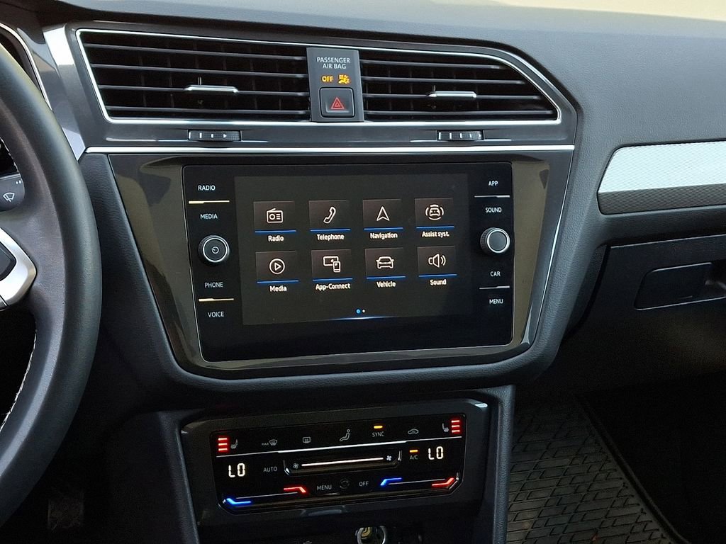 Certified 2023 Volkswagen Tiguan SE FWD image 15