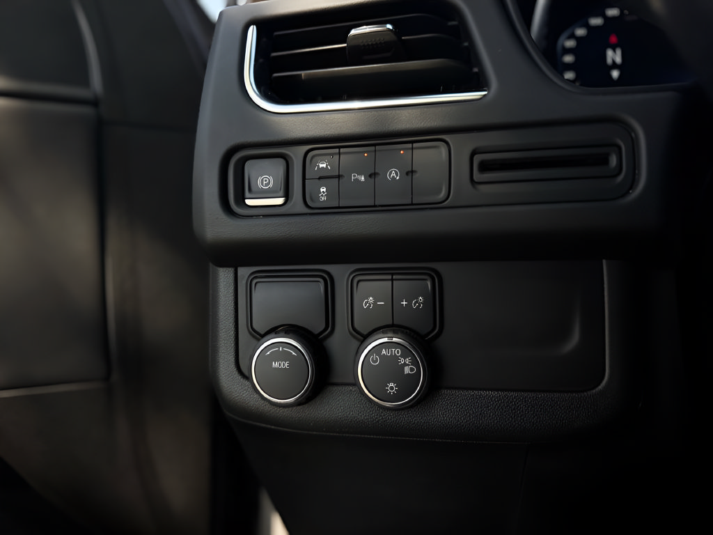 Used 2024 Chevrolet Tahoe Premier RWD image 14