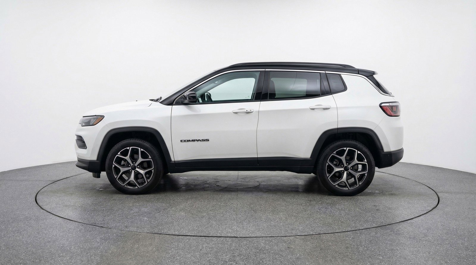 Used 2025 Jeep Compass Limited image 5