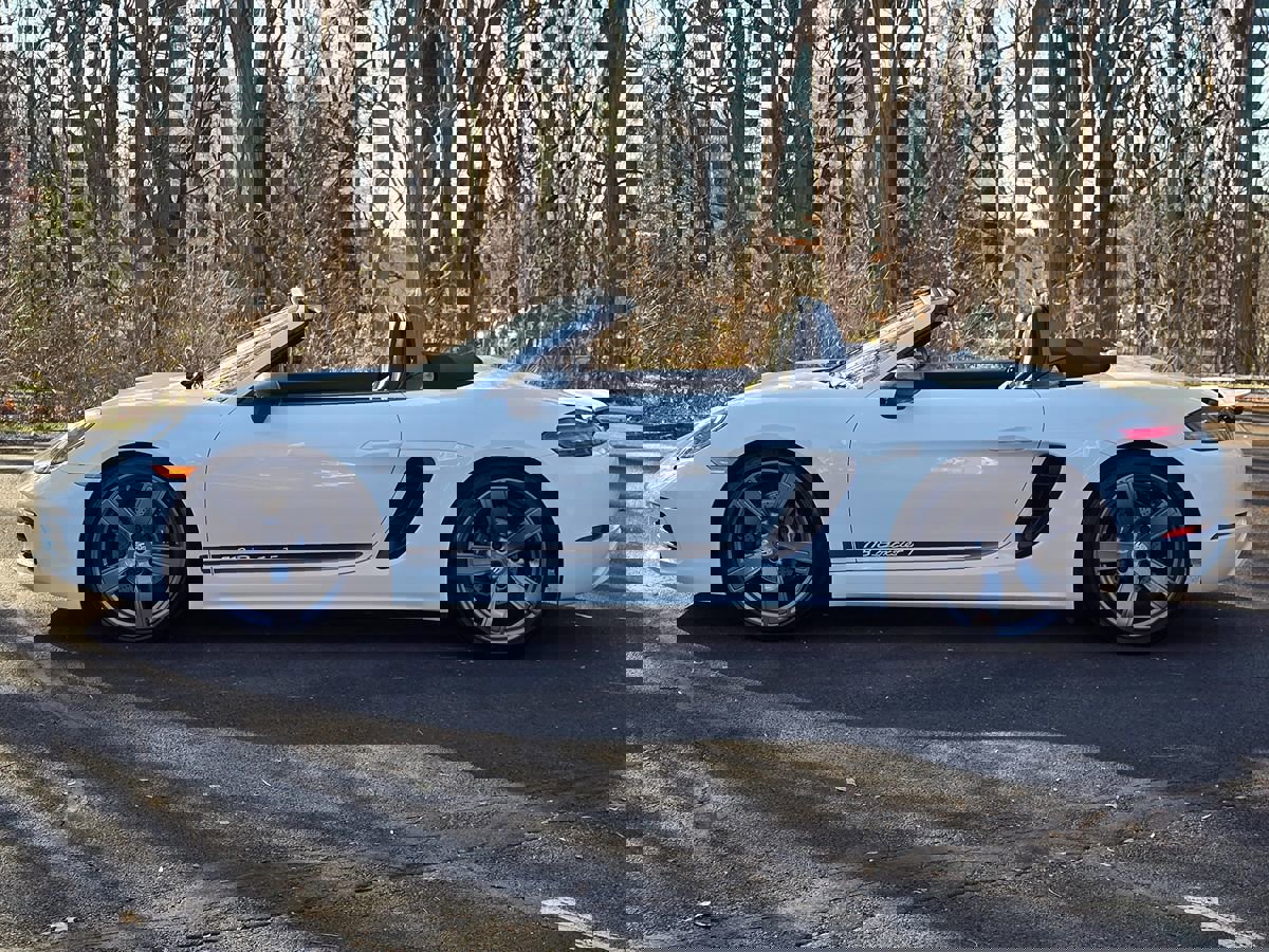 Used 2023 Porsche 718 Boxster image 3