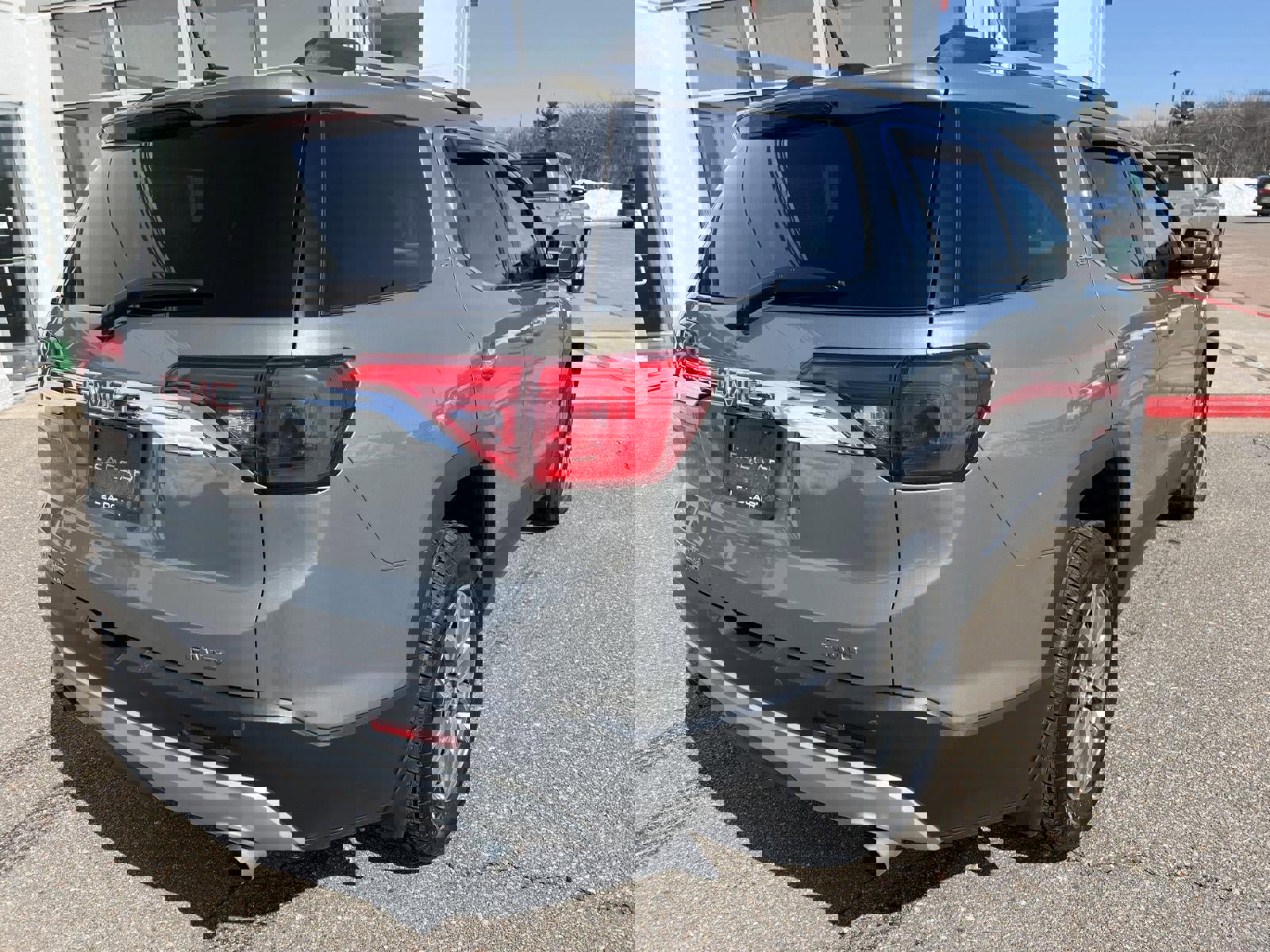 Used 2019 GMC Acadia SLE w/ Driver Alert Package I image 8