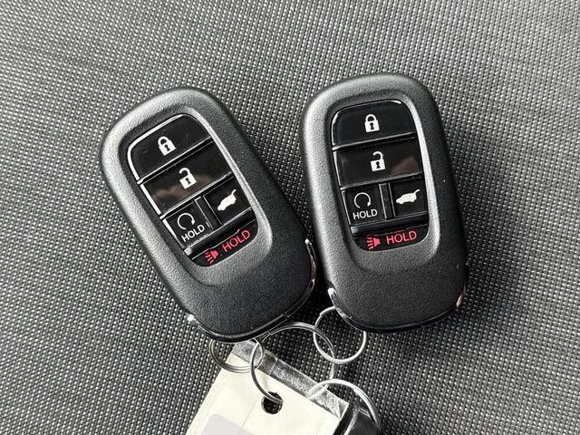 Used 2025 Honda Pilot Sport image 34