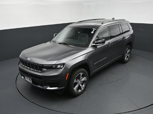 Used 2025 Jeep Grand Cherokee L Limited w/ Luxury Tech Group II AWD/4WD image 13