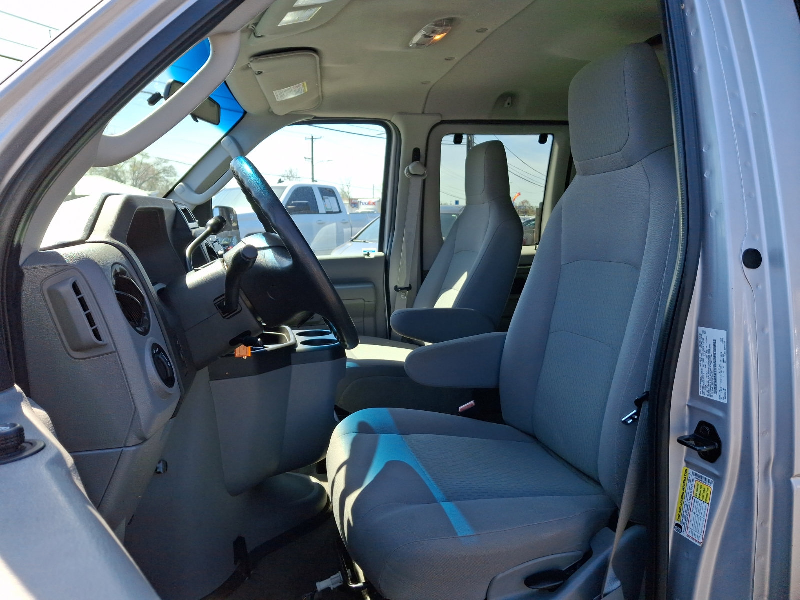 Used 2013 Ford E-150 and Econoline 150 XLT RWD image 13