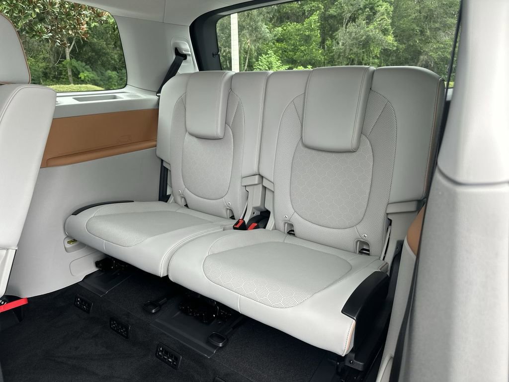 New 2025 Volkswagen ID. Buzz 1st Edition image 24