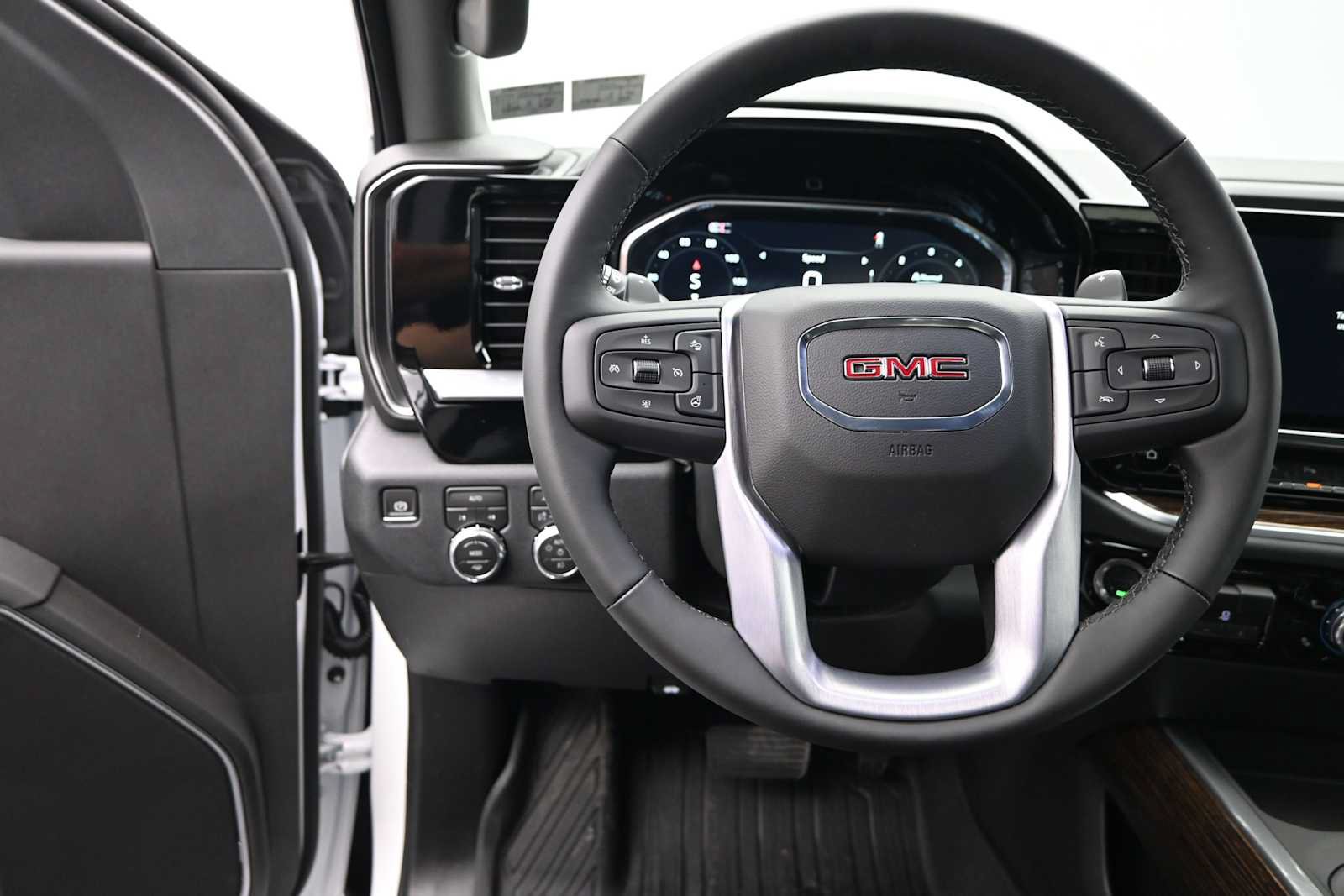 New 2026 GMC Sierra 1500 Elevation w/ Preferred Package AWD/4WD image 15