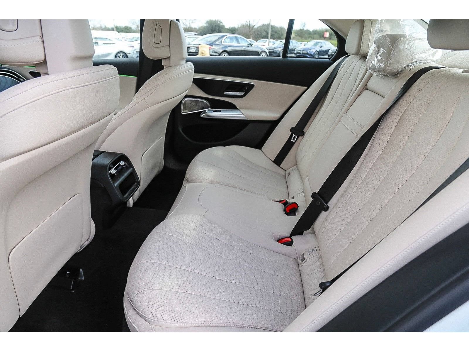 New 2024 Mercedes-Benz E 350 4MATIC Sedan image 17