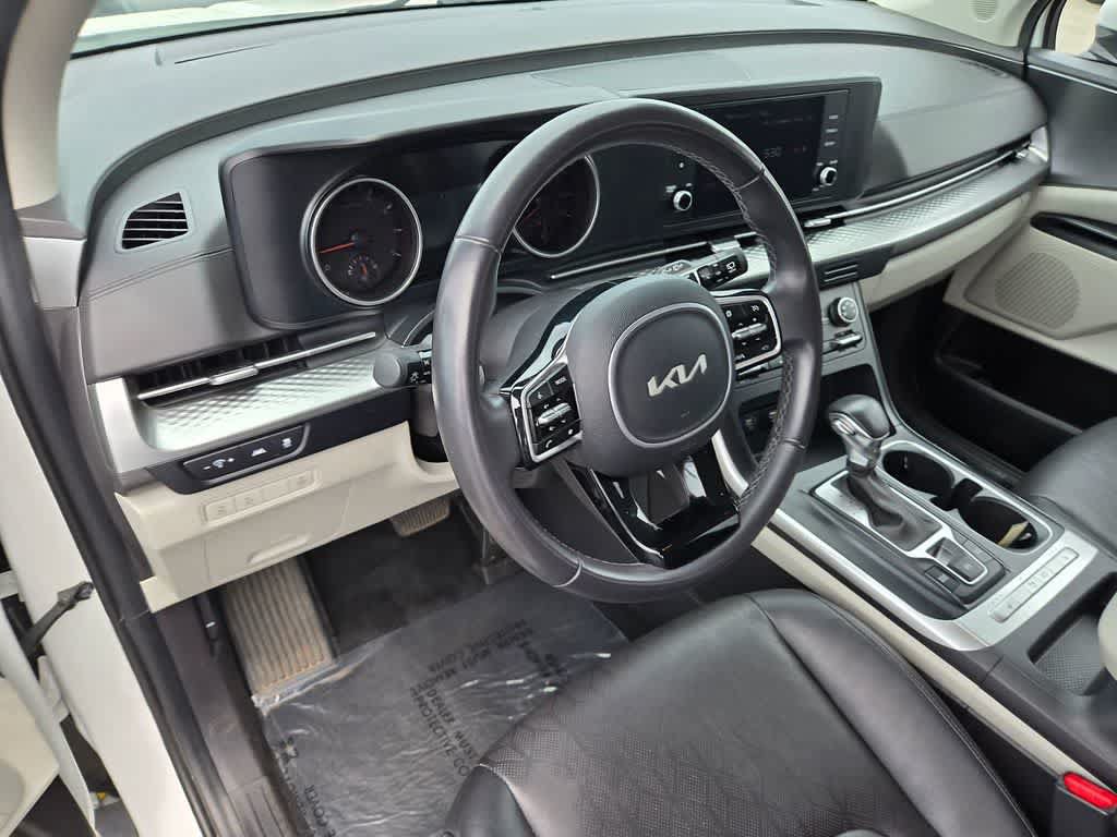 Used 2024 Kia Carnival LX FWD image 9